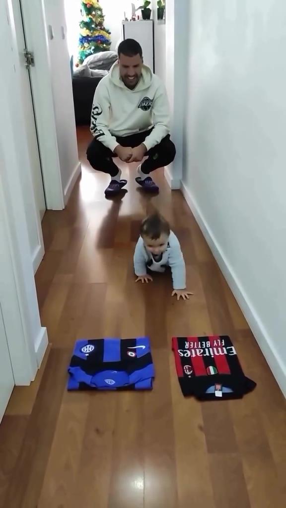 AC米蘭：此子必成大器?。祝捍俗訑嗖豢闪簦?>
                                    <span></span>
                                    <p>AC米蘭：此子必成大器??！國米：此子斷不可留！</p>
                                </a>
                            </div>
                        
                         <div   id=