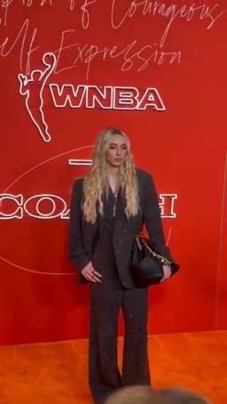 女狀元佩吉強勢登陸WNBA，實力超強，顏值也杠杠的