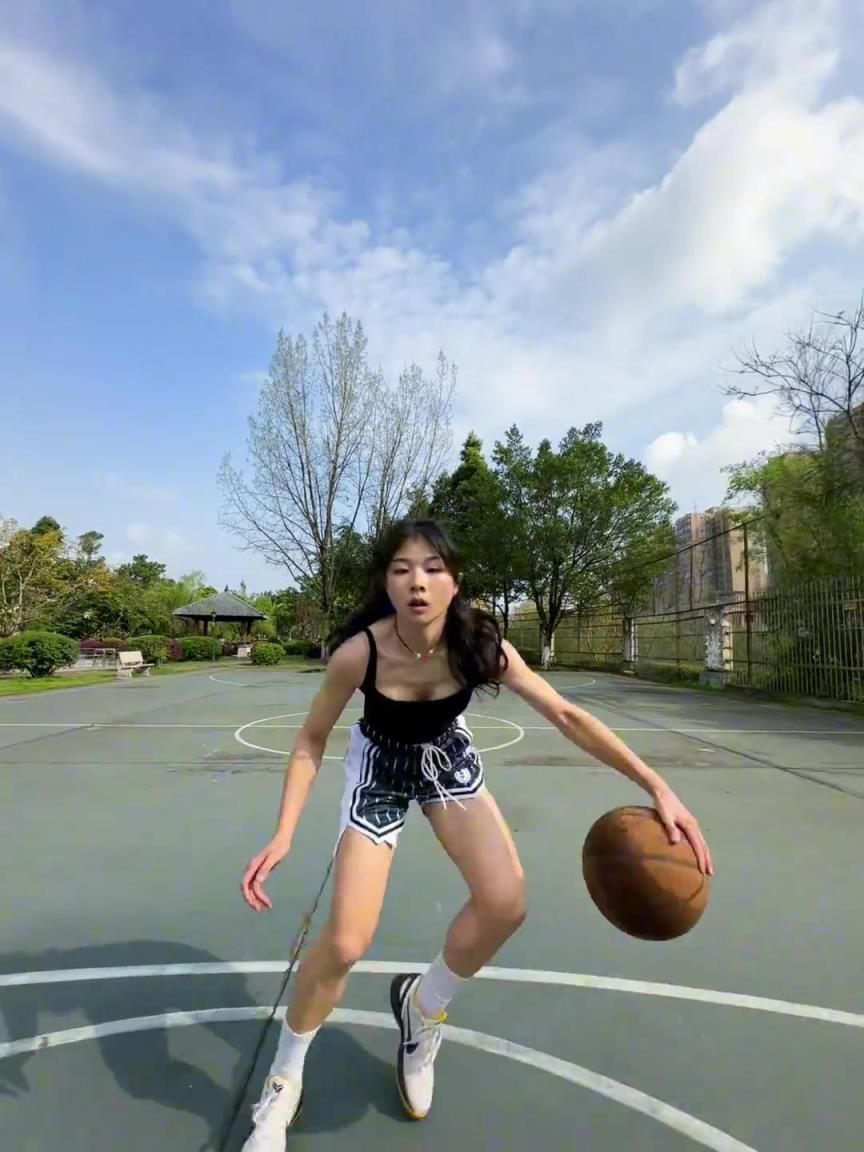 看著有點(diǎn)實(shí)力，敢背打我不？